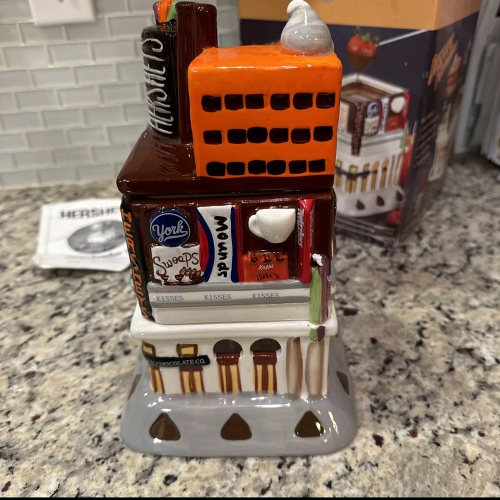 Fondue Set, Ceramic 2006 Hershey’s Times Square New York Dessert